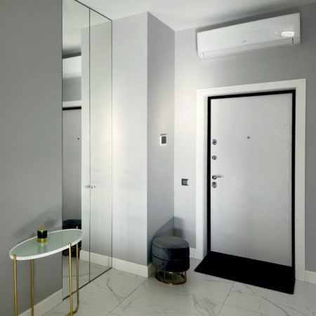 В интерьере